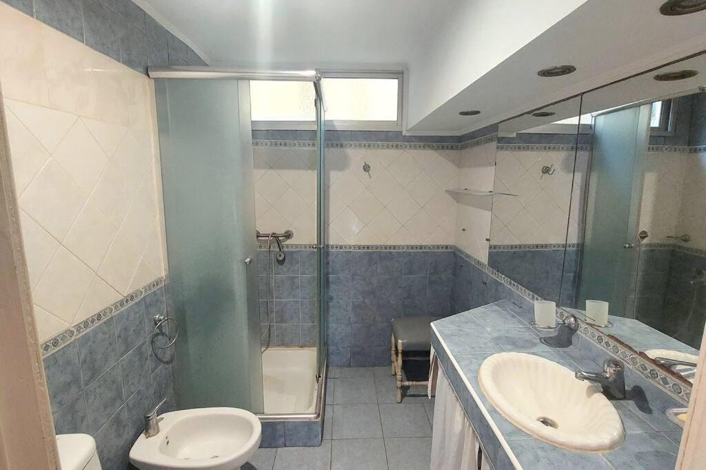 Muy Amplio Departamento En El Centro A Cuadras Del Mar Y Casino