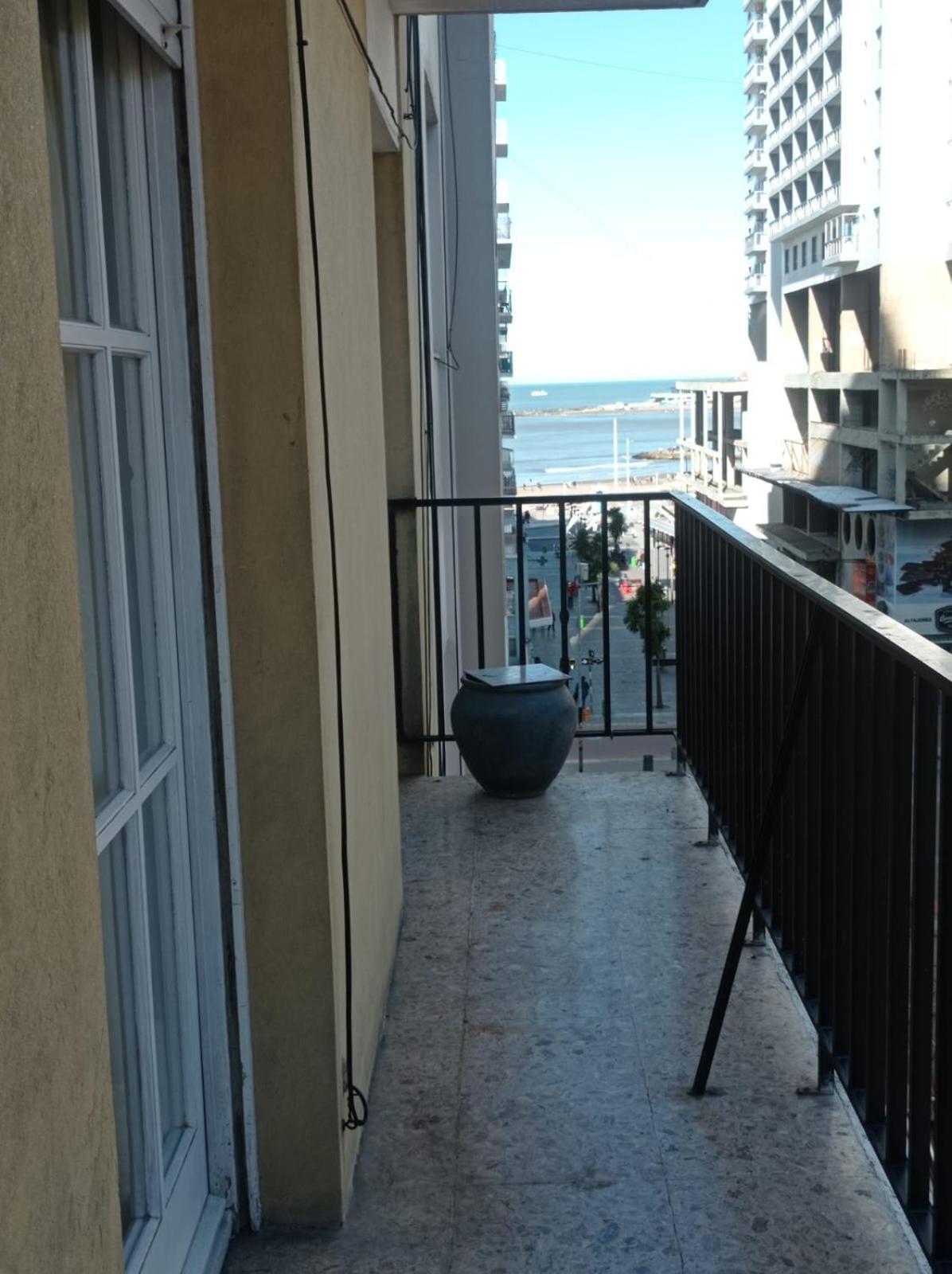 Muy Amplio Departamento En El Centro A Cuadras Del Mar Y Casino Apartment